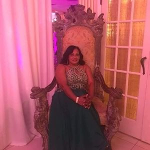 Meet your Posher, Nadira